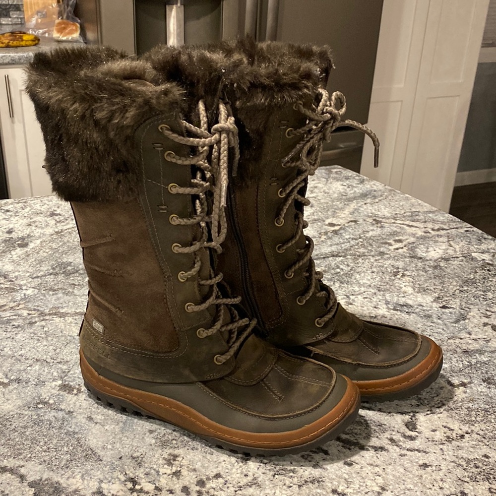 Womens 8 - Merrell Winter boots